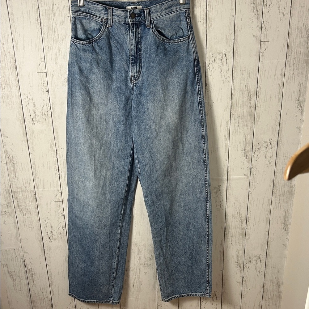 Uniqlo women size 28 X 31 Relaxed Denim Jeans - Light Blue baggy casual faded